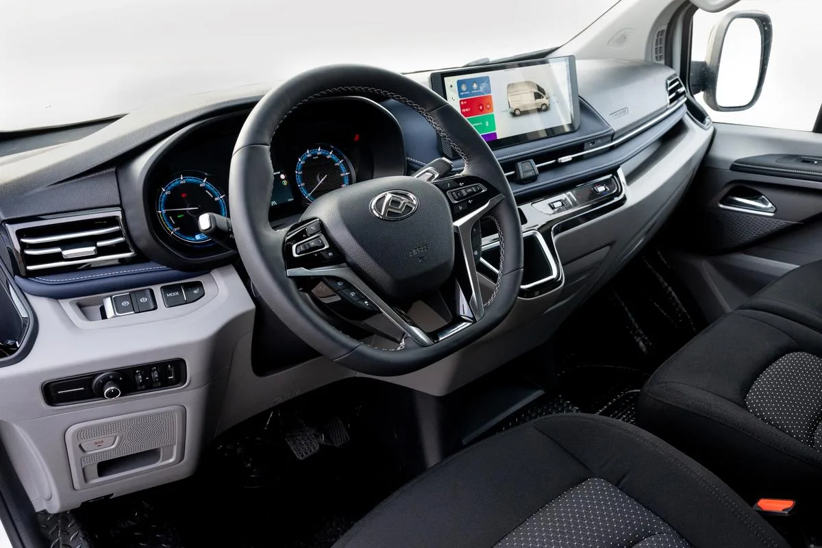 eDeliver 7 dashboard steering wheel