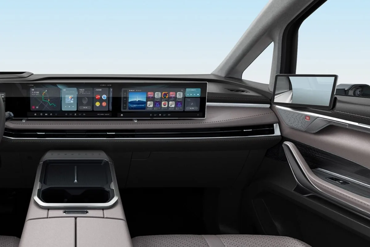 MIFA 7 dashboard wide infotainment